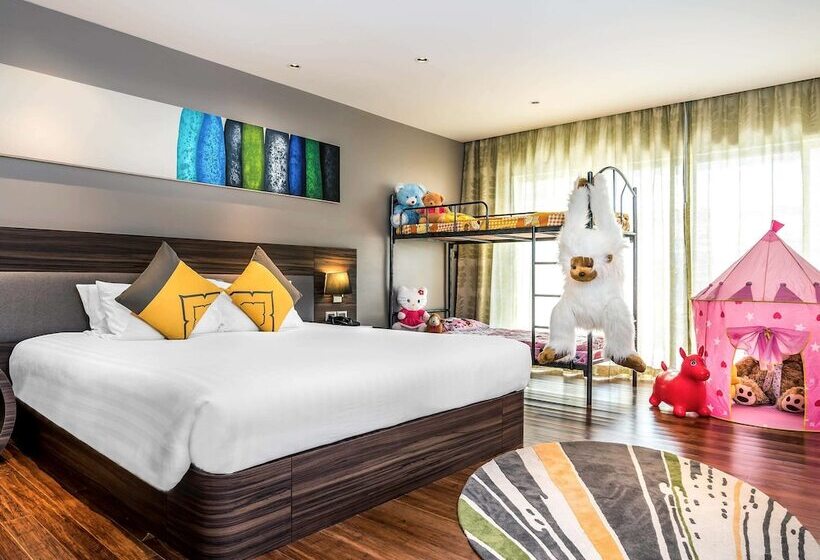 家庭小型套房, Holiday Inn Resort Phuket Karon Beach, An Ihg