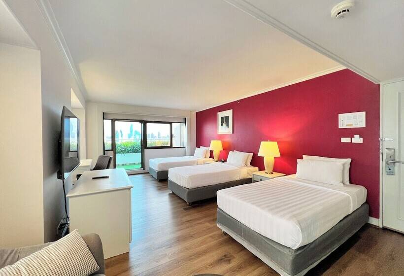 Junior suite with river view, Grand China Bangkok