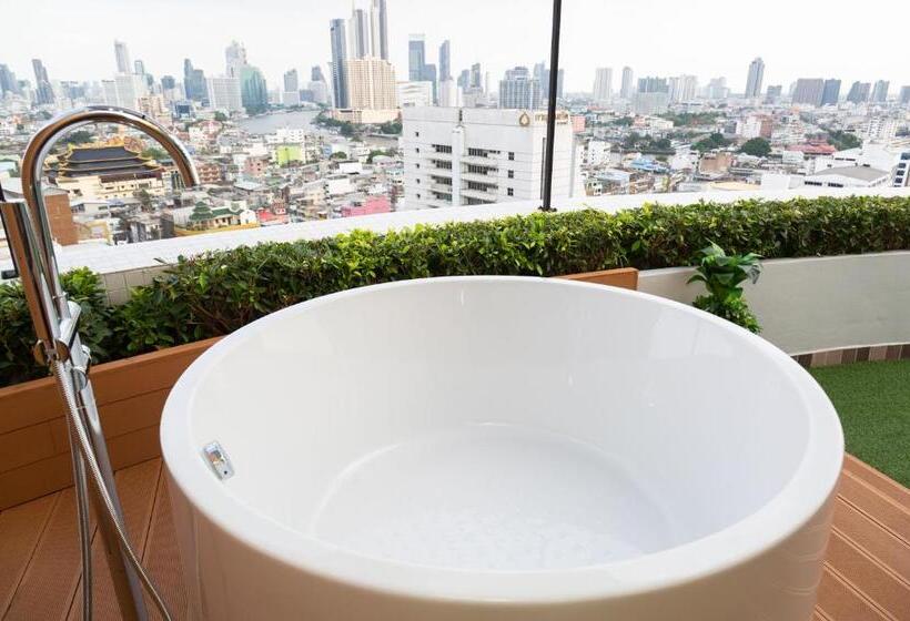 Suite with Hot Tub, Grand China Bangkok