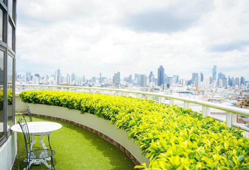 سوئیت با چشم‌انداز رودخانه, Grand China Bangkok