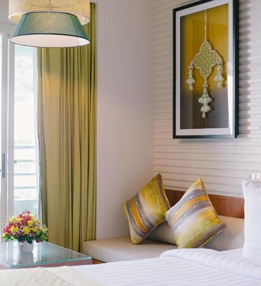 اتاق لوکس یک تخته, The Royal Paradise Hotel & Spa   Sha Extra Plus