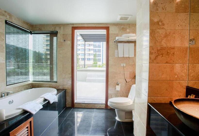 سوئیت سلطنتی 2 خوابه, The Royal Paradise Hotel & Spa   Sha Extra Plus
