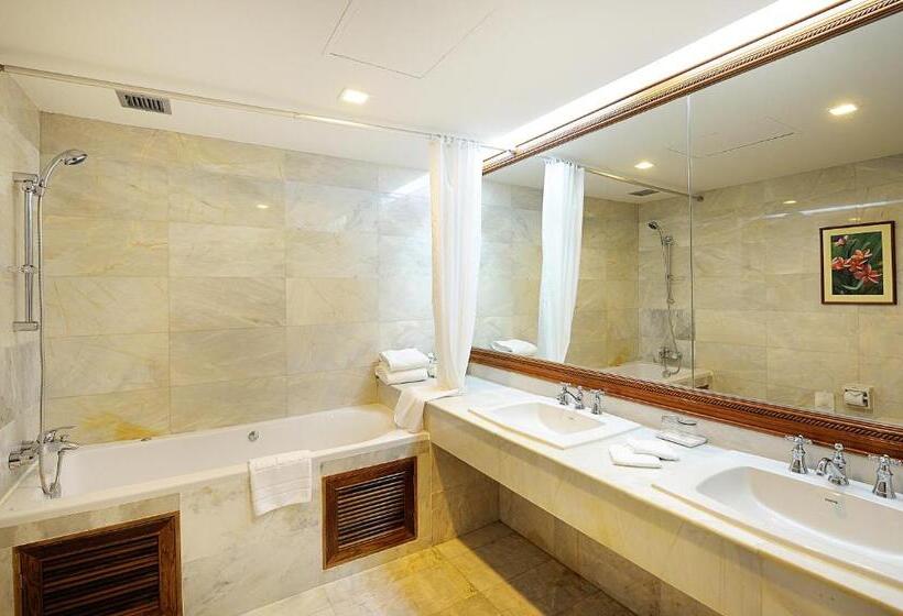 سوئیت مدیریتی 2 خوابه, The Royal Paradise Hotel & Spa   Sha Extra Plus