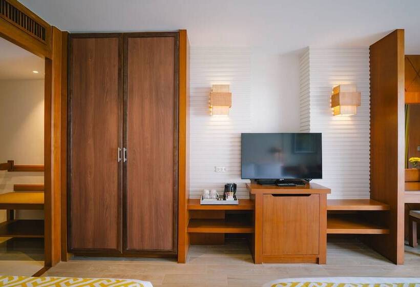 اتاق لوکس سه تخته, The Royal Paradise Hotel & Spa   Sha Extra Plus