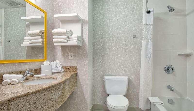 اتاق لوکس با چشم‌انداز دریا, The Royal Paradise Hotel & Spa   Sha Extra Plus