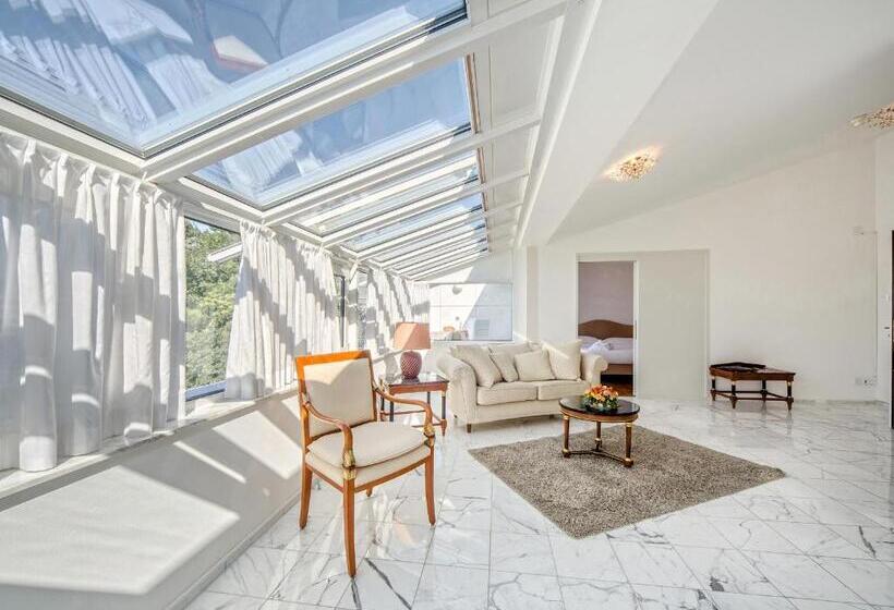 펜트하우스 스위트, Villa Sassa