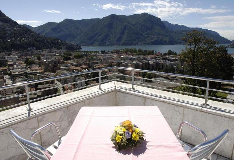 Suite with lake view, Villa Sassa