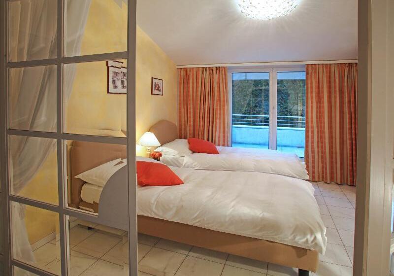 Suite with lake view, Villa Sassa