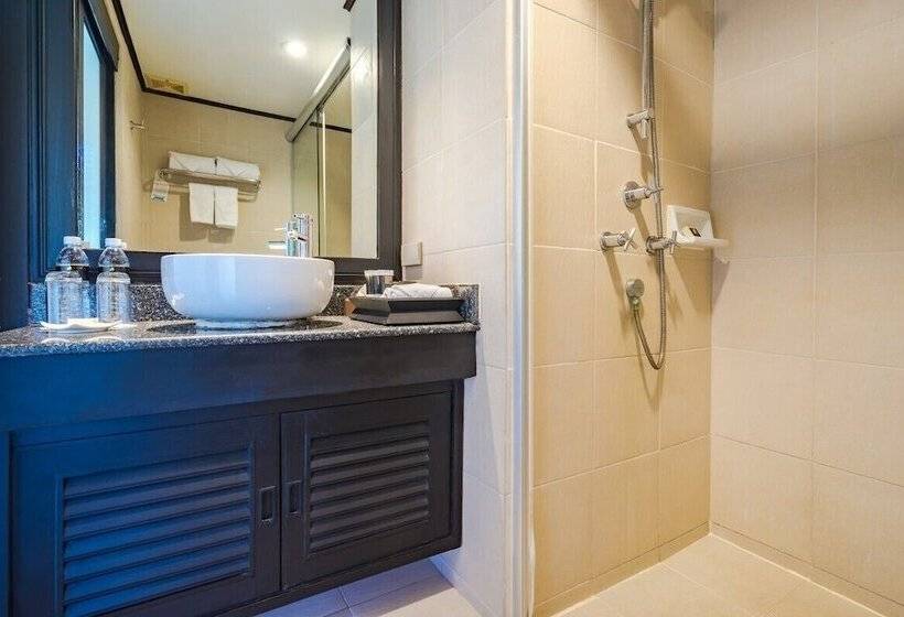 کلبه سوپریور, Impiana Beach Front Resort Chaweng Noi, Koh Samui