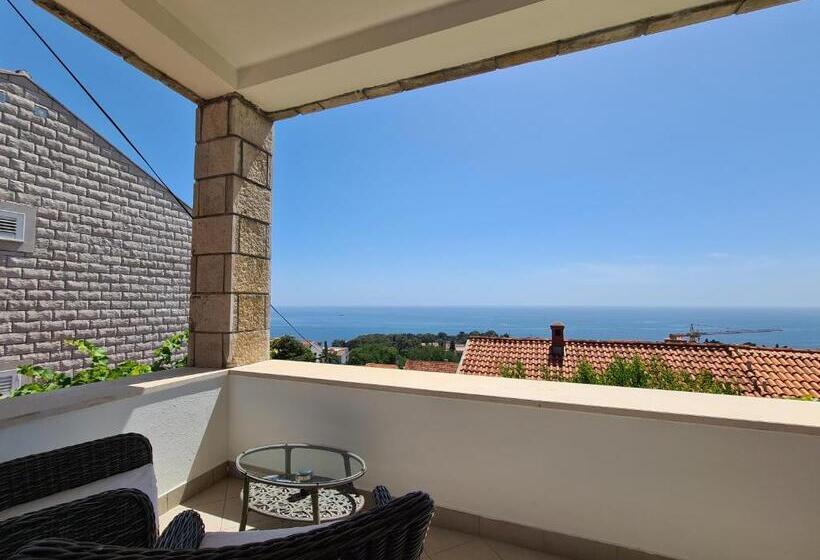 اتاق لوکس با بالکن و چشم‌انداز دریا, Bed And Breakfast Villa Klaic