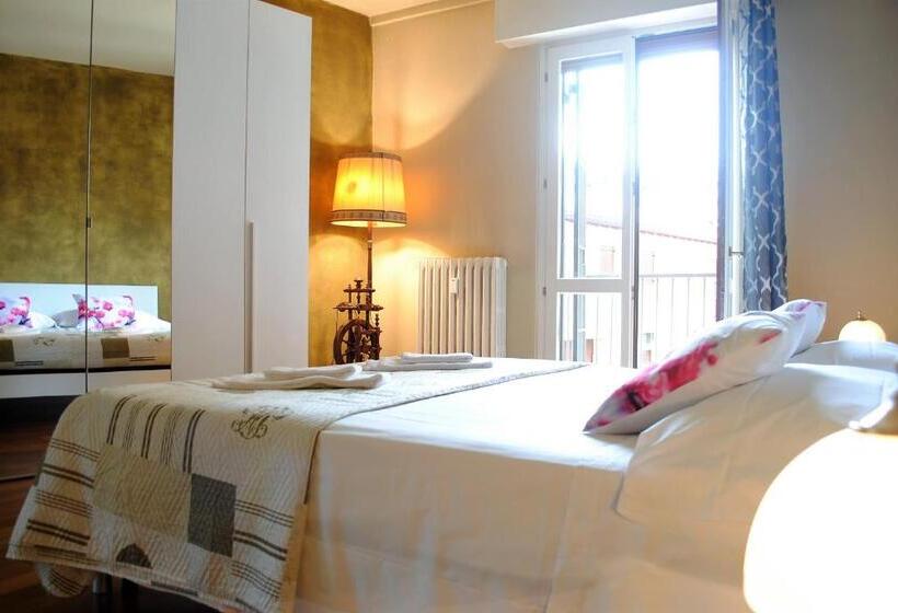اتاق استاندارد با سرویس بهداشتی مشترک, Dreaming Piazza Bra Rooms