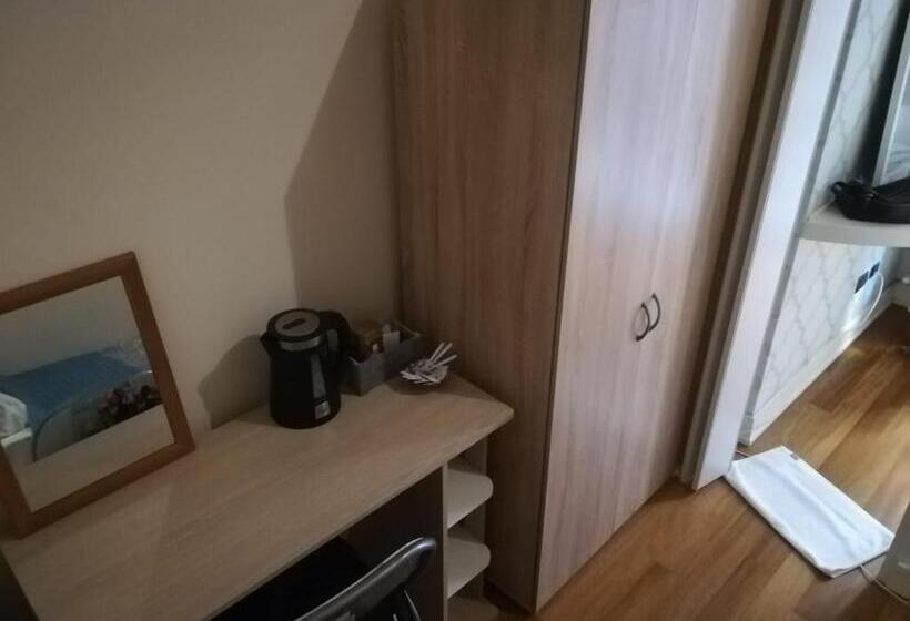 اتاق استاندارد یک نفره, Dreaming Piazza Bra Rooms