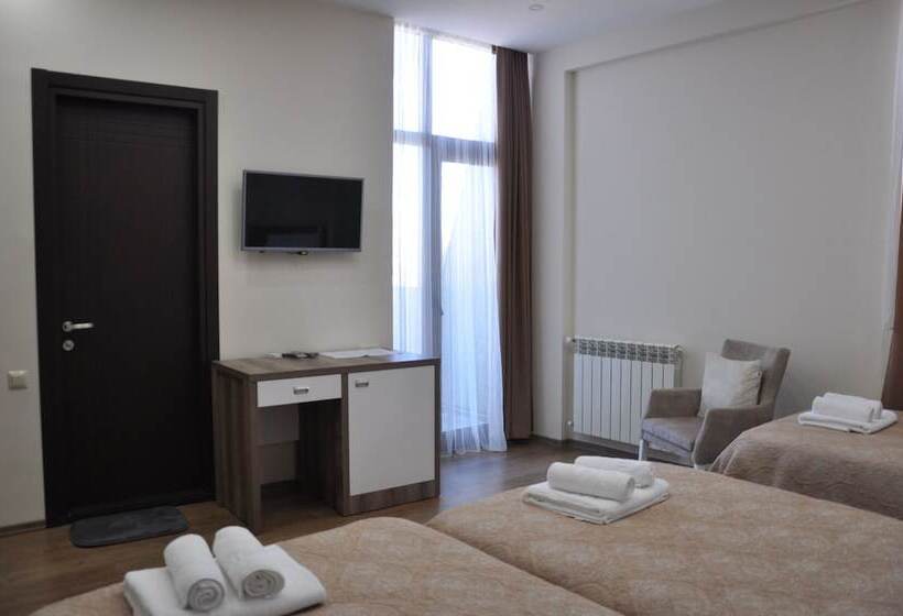 اتاق استاندارد سه نفره, Dream Tower