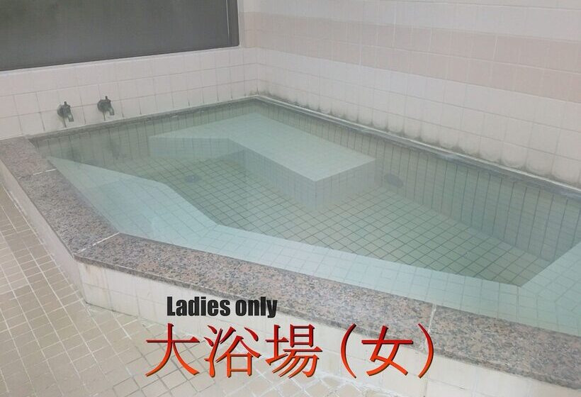 اتاق کلاسیک سه تخته, Biwako Hira