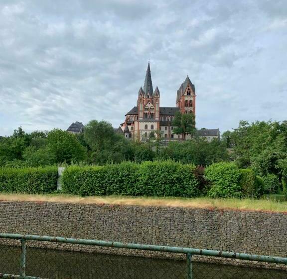 اتاق استاندارد, Zum Weißen Ross