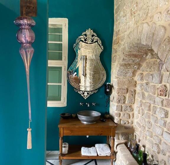 سوییت جونیور, Dar Camelia