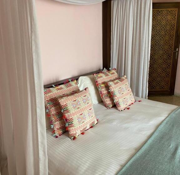 اتاق استاندارد, Dar Camelia