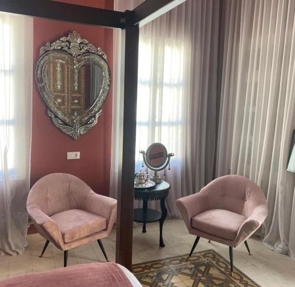 سوئیت جونیور با تراس, Dar Camelia