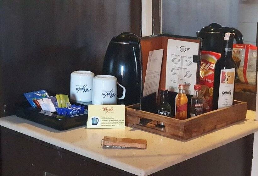 اتاق لوکس با تخت بزرگ, The Regalia Resort
