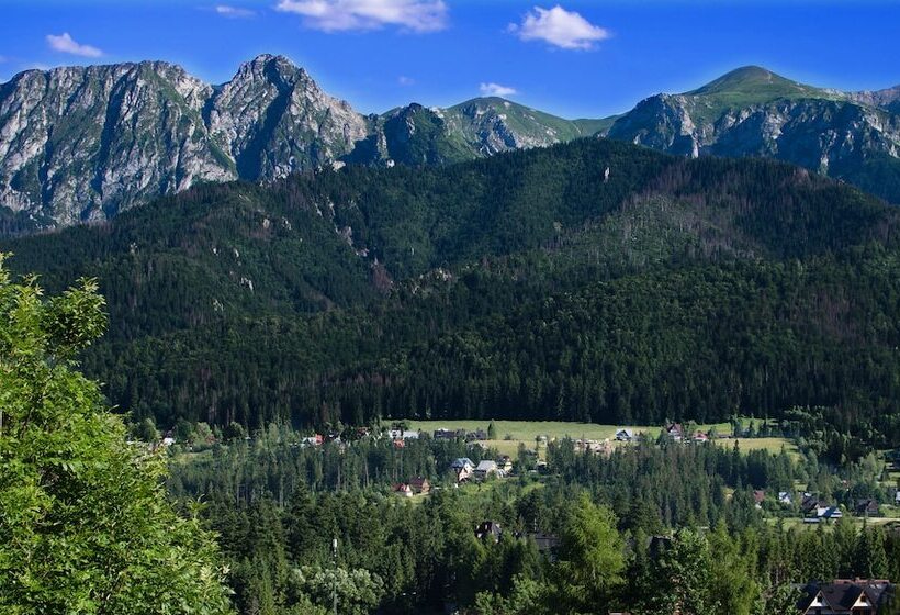 اتاق استاندارد با چشم‌انداز کوهستان, Willa Turnia