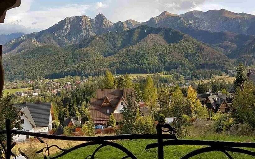 اتاق استاندارد با چشم‌انداز کوهستان, Willa Turnia