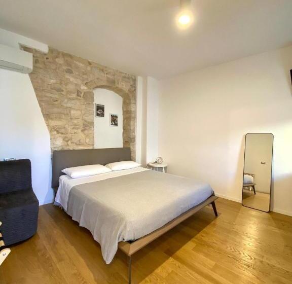اتاق لوکس با بالکن, Altrelli Rooms