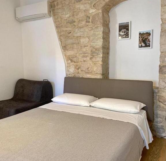اتاق لوکس با بالکن, Altrelli Rooms