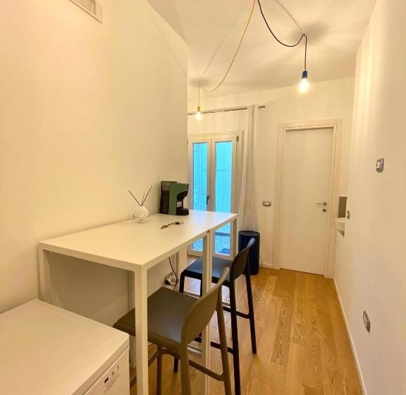 اتاق لوکس با بالکن, Altrelli Rooms