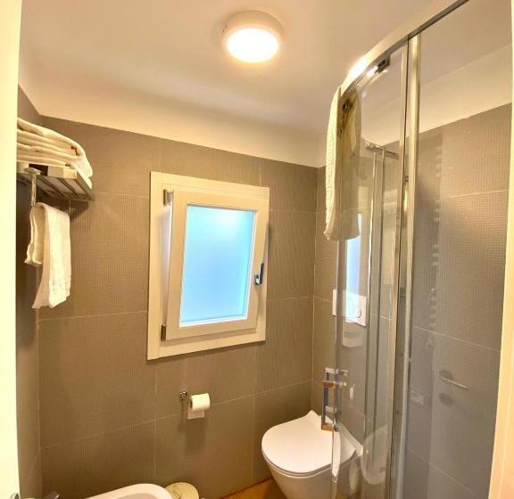 اتاق لوکس با بالکن, Altrelli Rooms