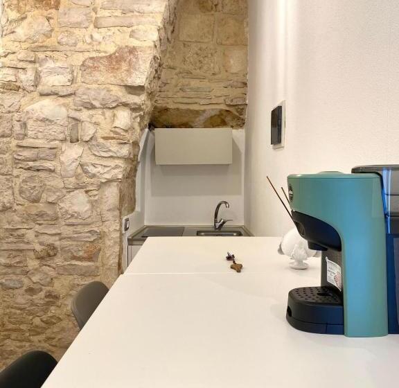 اتاق لوکس با بالکن, Altrelli Rooms