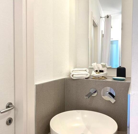 اتاق لوکس با بالکن, Altrelli Rooms