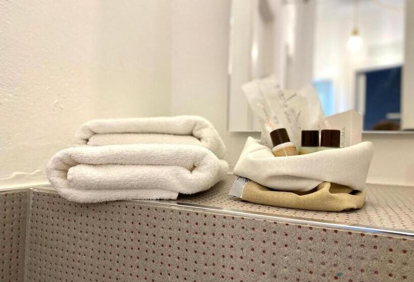 اتاق لوکس با بالکن, Altrelli Rooms