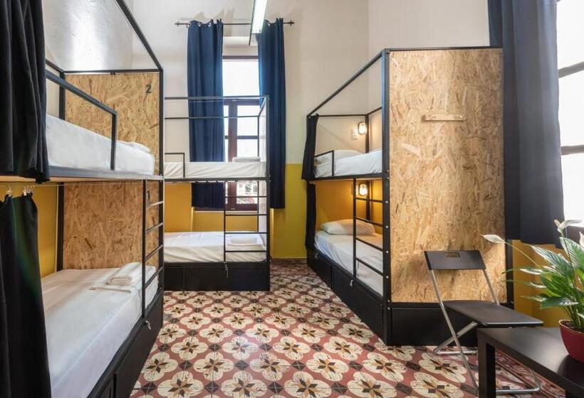 اتاق خانوادگی با سرویس بهداشتی مشترک, Intra Muros Hostel