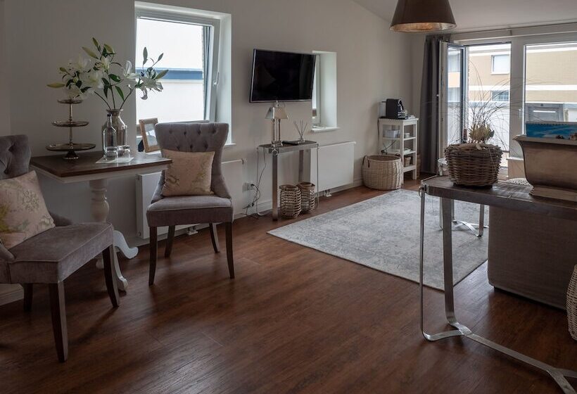 اتاق لوکس با بالکن, Boutique Hotel Villa Monika