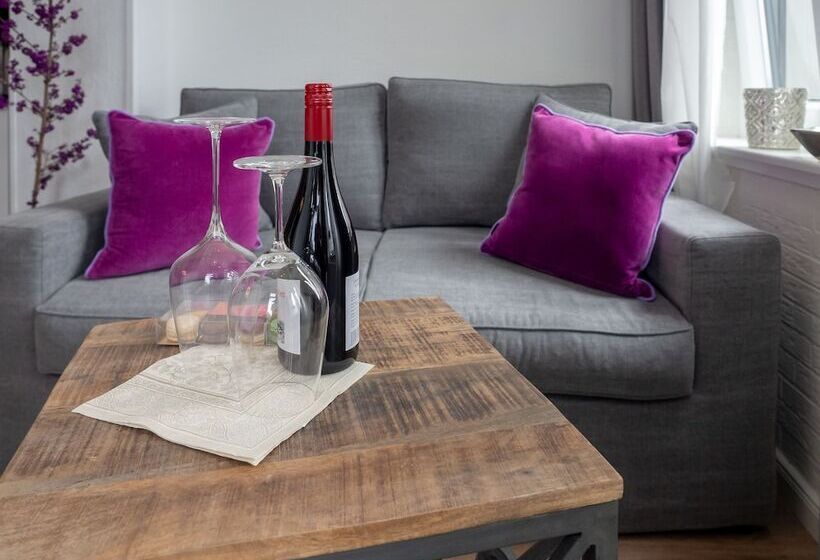 اتاق لوکس, Boutique Hotel Villa Monika