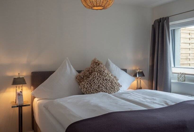 سوئیت با بالکن, Boutique Hotel Villa Monika