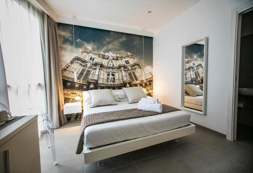 اتاق لوکس با بالکن, Suite Quaroni