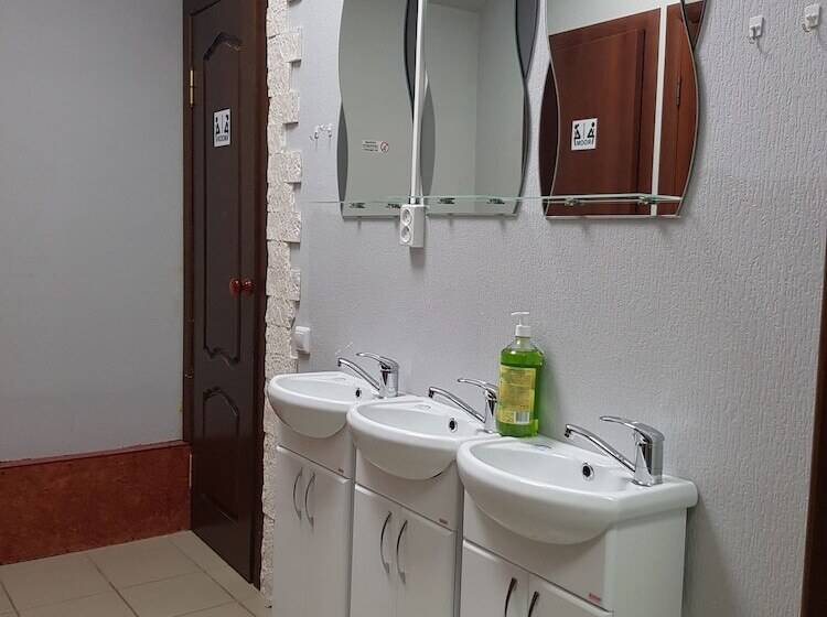 تختخواب در اتاق مشترک, Hostel Well