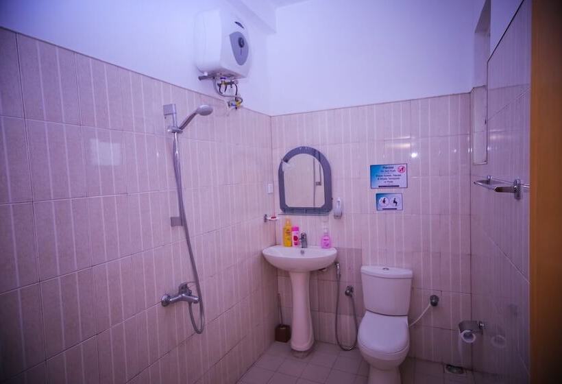 تختخواب در اتاق مشترک, Yoyo Hostel Negombo