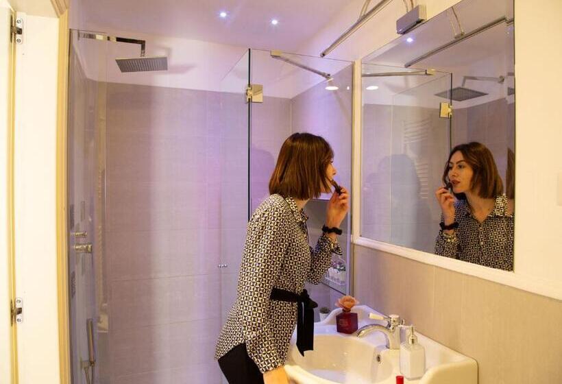 اتاق سوپریور با چشم‌انداز, Boutique Hotel Del Corso