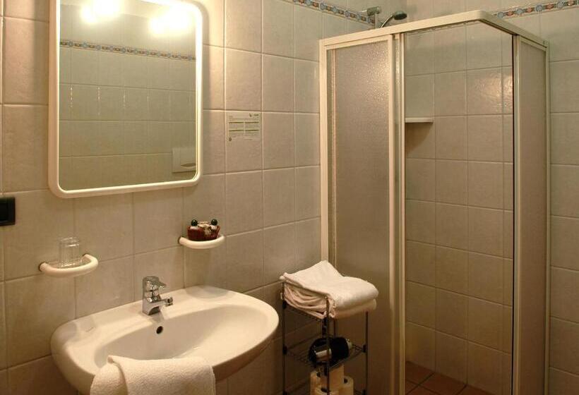 اتاق استاندارد سه نفره, Relais Bb Pacengo