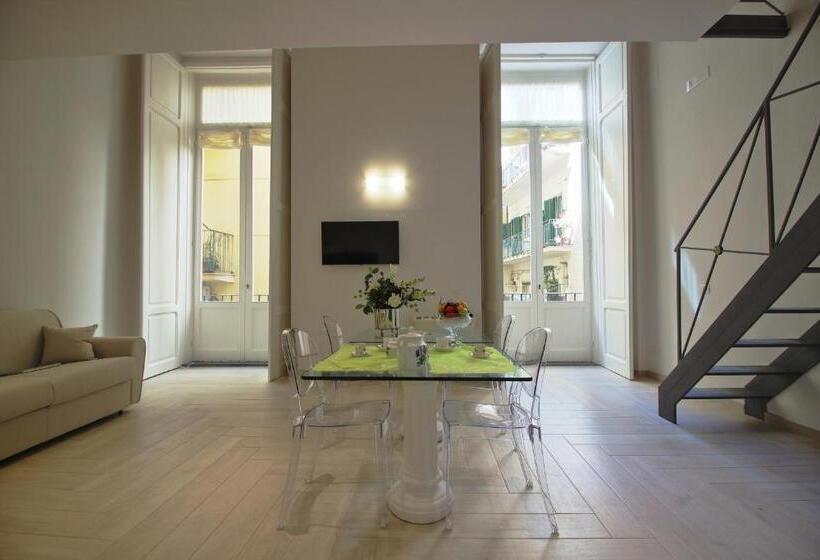سوییت لوکس, Palazzo D Auria Apart