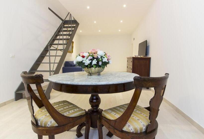سوئیت رویال, Palazzo D Auria Apart