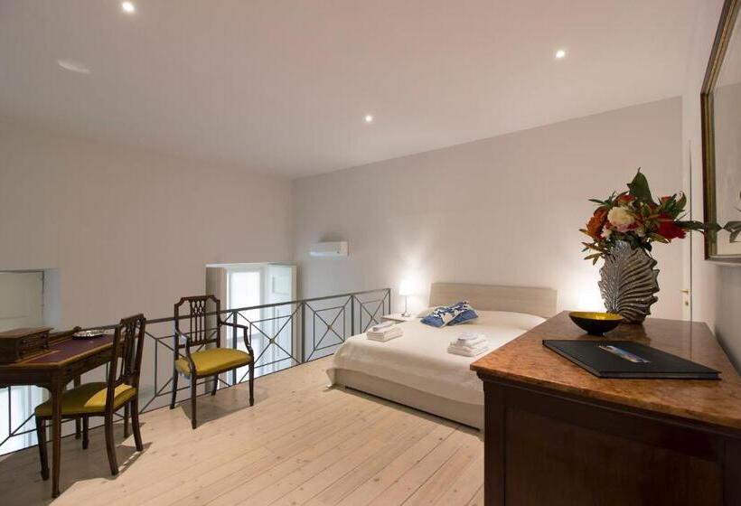 سوییت لوکس, Palazzo D Auria Apart