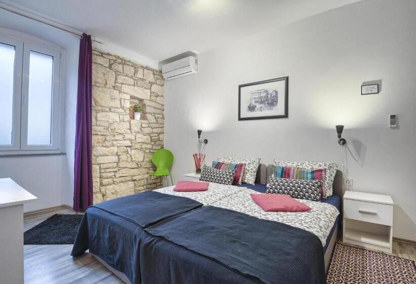 اتاق استاندارد, Top Center Rooms & Studio