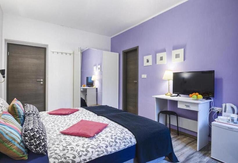 اتاق استاندارد, Top Center Rooms & Studio