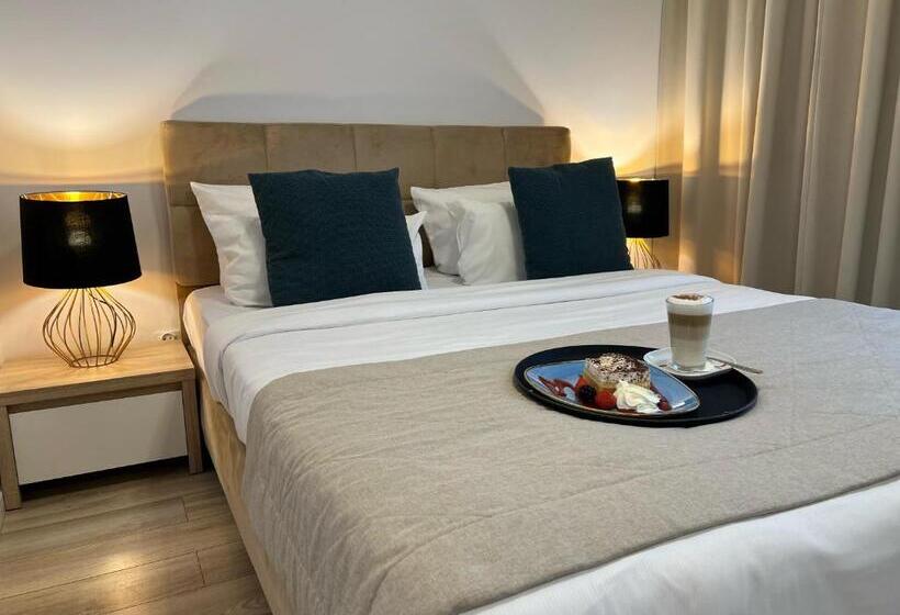 سوییت جونیور, Varsovia Apartamenty Kasprzaka