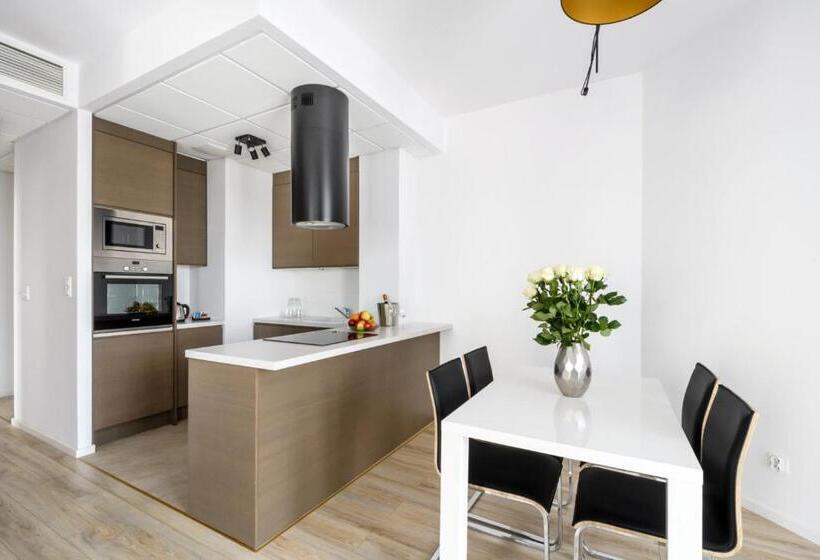 سوییت اجرایی, Varsovia Apartamenty Kasprzaka