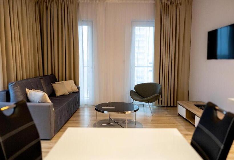 سوییت اجرایی, Varsovia Apartamenty Kasprzaka