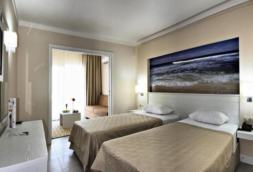 Habitación Familiar Superior, Batihan Beach Resort & Spa  24h All Inclusive